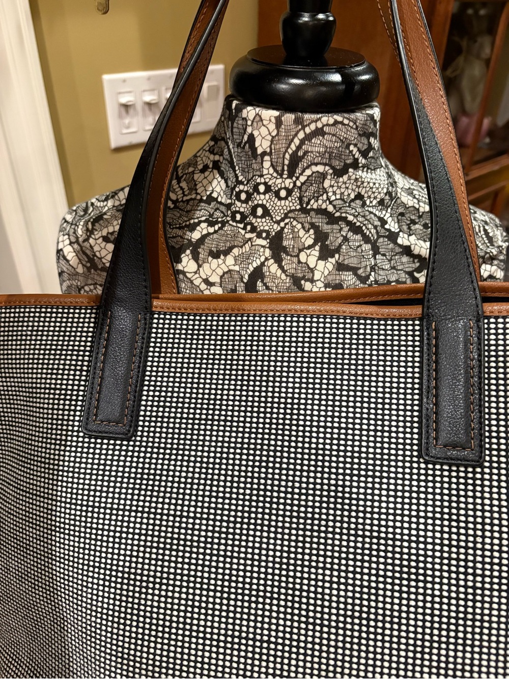 Kate Spade Ash Street Flower Applique Tote - Picture 9 of 12
